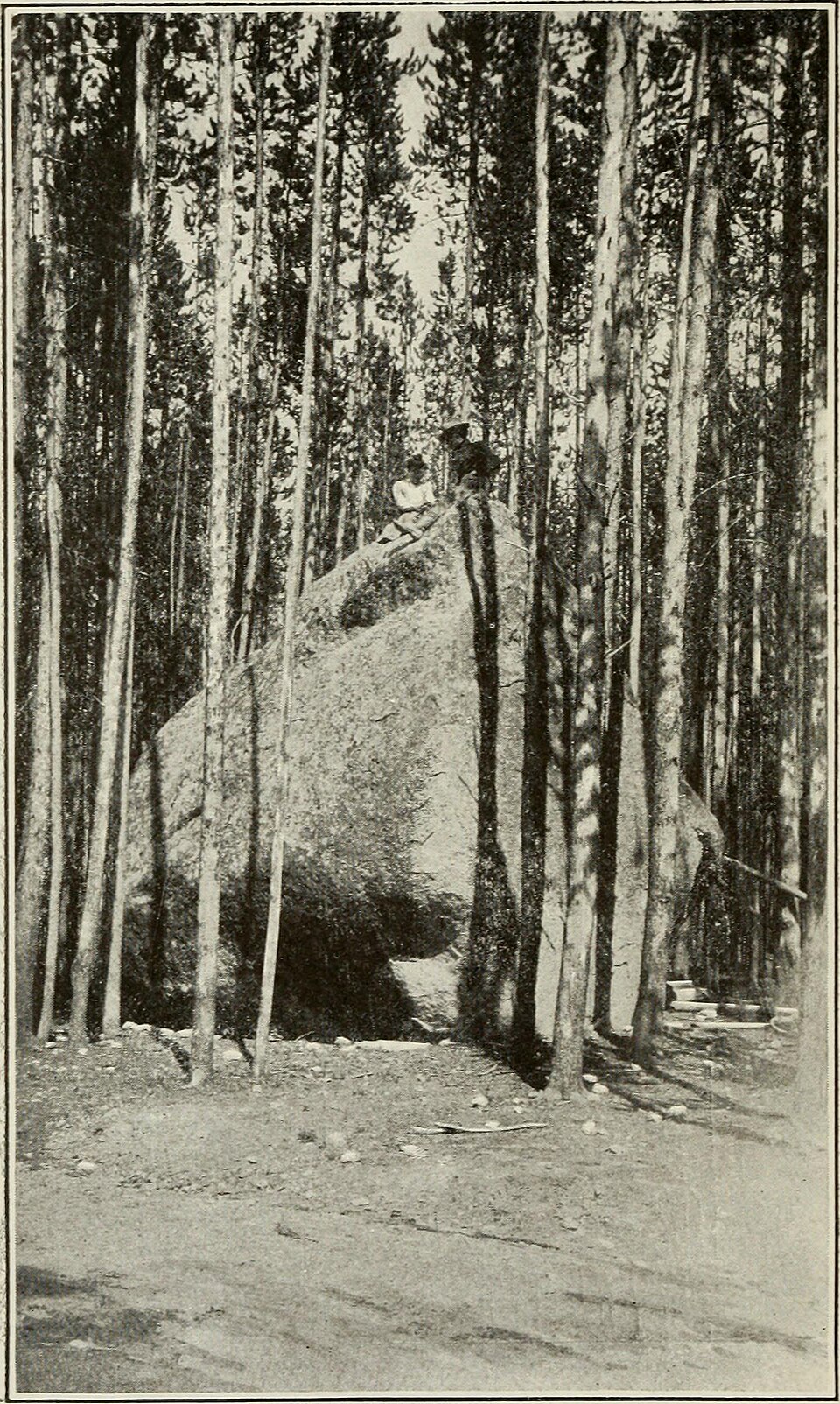 Dunraven, Lake